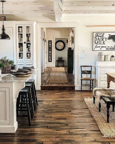 Casas The Sims 4, Farmhouse Kitchen Design, Kitchen And Dining Room, Farmhouse Interior, Random House, Farmhouse Homes, Farmhouse Style House, Open Kitchen, Farmhouse Living