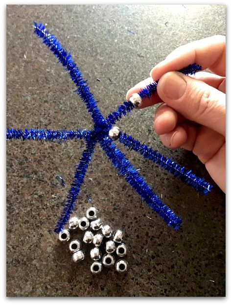 Beaded Pipe Cleaner Snowflakes - Easy Winter Craft! - My Bright Ideas Craft With Pipe Cleaners, Pipe Cleaner Snowflakes, Snowflake Ornaments Diy, Easy Winter Crafts, Beaded Snowflakes Ornament, How To Make Snowflakes, Pony Bead Crafts, Christmas Snowflakes Ornaments, Beading For Kids