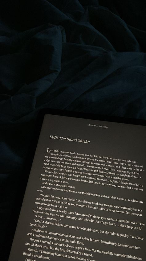 #reading #happy #ipad #aesthetic Ipad Book Reading Aesthetic, Ipad Book Reading, Ipad Kindle Aesthetic, Reading Online Aesthetic, Reading On Phone Aesthetic, Online Reading Aesthetic, Digital Reading Aesthetic, Reading Fanfiction Aesthetic, Reading Ipad Aesthetic