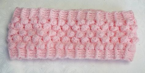 Un headband au crochet facile | La Grenouille Tricote Crochet Turban, Bandeau Au Crochet, Gilet Crochet, Bonnet Crochet, Crochet Headband, Merino Wool Blanket, Corn, The Originals, Crochet