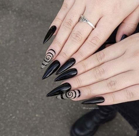 French Manicure Long Nails, Ongles Goth, Witchy Nails, Punk Nails, Gothic Nails, Edgy Nails, Goth Nails, Grunge Nails, Nails Polish