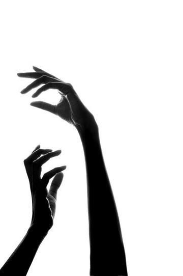 Beautiful Silhouette Hand Photography, Body Photography, Hand Reference, Dance Photography, 인물 사진, White Photography, Black And White Photography, Photo Inspiration, Two Hands