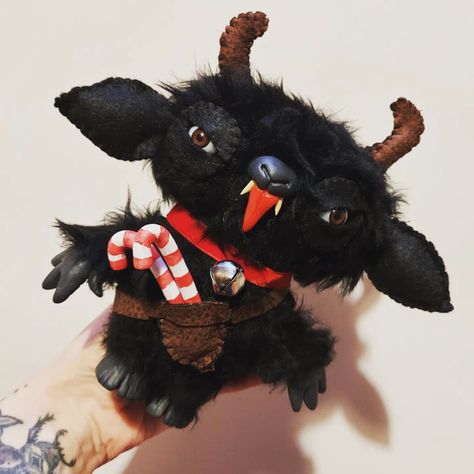 Krampusnacht Traditions, Felt Krampus, Krampus Crochet, Krampus Drawing, Krampus Doll, Navidad Dark, Pagan History, Cute Krampus, Alt Christmas