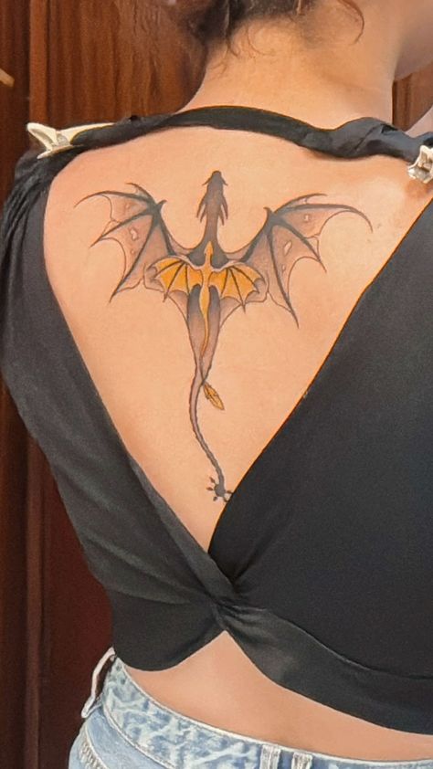 Dragon Tattoo For Women Wrap Around Arm, Fourth Wing Back Tattoo, Tattoo Ideas Dragon Back, Aries Dragon Tattoo, The Fourth Wing Tattoo, Dragon Wing Tattoo On Back, Dragon Tattoo Fourth Wing, Tairn And Andarna Tattoo, Tairn Fourth Wing Tattoo