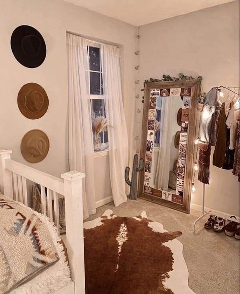 Western Asethic Bedroom, Western Bedrooms For Small Rooms, Western Themed Bedroom Ranch, Country Themed Room Bedrooms, Western Themed Bedroom Modern, Boho Country Decor Bedroom, Bedroom Ideas Western Boho, Brown Cow Print Bedroom Ideas, Western Aesthetic Room Ideas