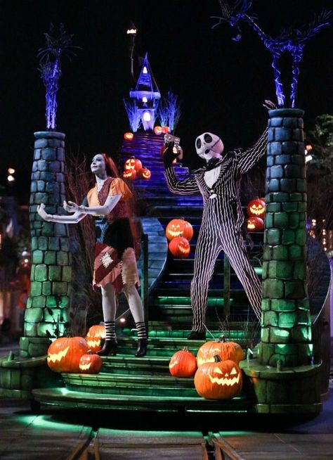 Top 10 Facts About Disneyland Halloween Time You Need to Know [2021] Disneyland California Pictures, Nightmare Before Christmas Pictures, Oogie Boogie Bash, Disneyland Planning, Halloween Entertaining, Disney California Adventure Park, Halloween Characters, California Adventure Park, Disneyland Halloween