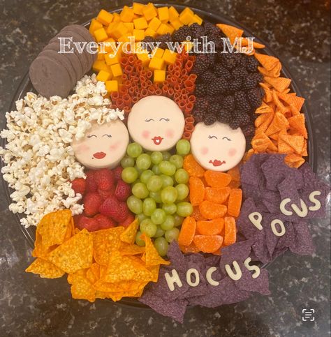 Hocus Pocus Food Board, Hocus Pocus Veggie Tray, Hocus Pocus Snacks For Party, Hocus Pocus Board, Hocus Pocus Dinner Ideas, Hocus Pocus Halloween Party, Hocus Pocus Themed Party, Sanderson Sister Charcuterie Board, Hocus Pocus Charcuterie