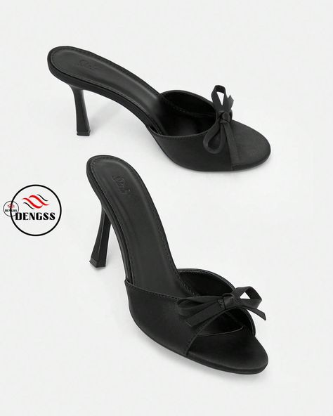 DENGSS MOD Women Bow Decor Mules, Satin Stiletto Heeled Glamorous Sandals Black https://dengss.clothing/dengss-mod-women-bow-decor-mules-satin-stiletto-heeled-glamorous-sandals-black/?feed_id=1345&_unique_id=65d9554b6c122 Color: BlackHeel Height: High Heel (9cm/3.5inch)Upper Material: SatinLining Material: PU LeatherInsole Material: PU LeatherOutsole Material: Rubber Product Measurements in cm :SizeAUBall Girth Foot Length Heel Height EUR36US621.3522.739EUR37US6.521.823.49EUR38US722.2524.07... Mod Women, Chest Bag Men, Clothing Model, Workout Bags, Bow Decor, Women Shoes Online, Black Heel, Sandals Black, Black Nylons