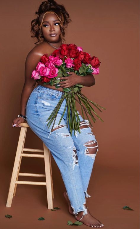 Fall Birthday Shoot Ideas For Women, Birthday Outfit Shoot Ideas, Birthday Photoshoot Ideas Creative Plus Size, Photoshoot Ideas For Thick Ladies, 25 Year Old Birthday Photo Shoot, 33rd Birthday Photoshoot Ideas For Women, 24th Bday Photoshoot, Plus Size Birthday Pictures, September Birthday Photoshoot Ideas