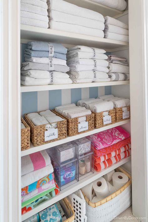 Diy Linen Closet, Organized Linen Closet, Organiser Son Dressing, Linen Closet Storage, Bathroom Closet Organization, Organizing Linens, Closet Organization Ideas, Driven By Decor, Diy Organizer