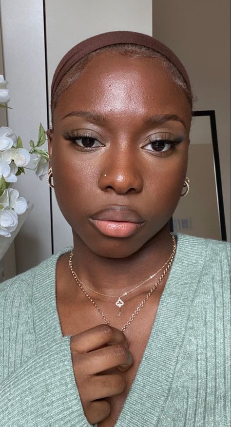 No Makeup Look Black Women, Photography Black Women, Imvu Heads, Makeup Brown Skin, Headscarf Ideas, Sims Skins, Glamour Makeup Looks, Full Coverage Makeup, Cute Eyeshadow Looks