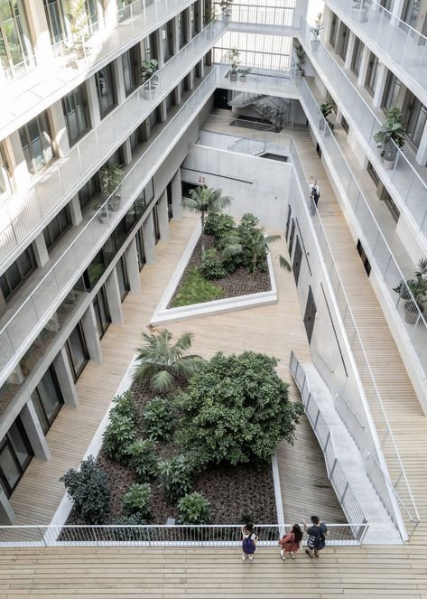 Student Accommodation Design, Connecting Houses, Student Dormitory Design, Skylight Courtyard, Apartment Barcelona, Student Hostel, Student Residence, University Housing, School Building Design