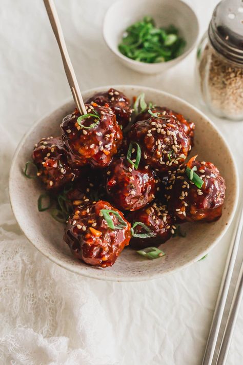 Korean Style Meatballs, Korean Beef Meatballs, Kimchi Meatballs, Korean Thanksgiving Food, Korean Meat Recipes, Pork Meatball Recipes, Asian Meatball Recipes, General Tso Meatballs, Asian Meatballs Crockpot