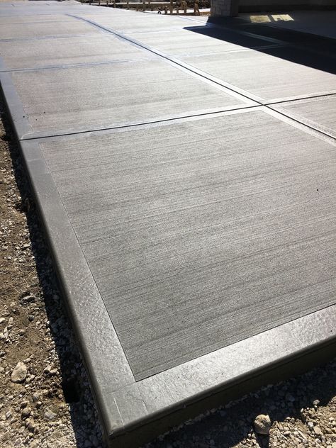 Concrete Finishing Ideas, Plain Concrete Patio Ideas, Drive Way Ideas Concrete, Concrete Parking Pad Ideas, Driveway Ideas Concrete, Cement Driveway Ideas, Concrete Finishes Outdoor, Stamped Concrete Driveway Ideas, Concrete Driveway Ideas