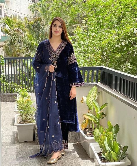 Plain Velvet Suit Design, Winter Suits For Women Indian, Velvet Suit Designs Pakistani, Velvet Pakistani Dress, Blue Velvet Suit, Embroidered Blue Dress, Dress Design Pakistani, Suits For Women Indian, Velvet Suit Design