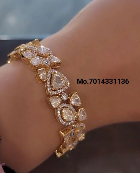 Polki Diamond Bracelet, Polki Bracelet, Jadau Jewellery, Indian Diamond Jewellery, Diamond Bracelet Design, Diamond Necklace Designs, Necklace Diamond, Bracelet Design, Wedding Mood Board