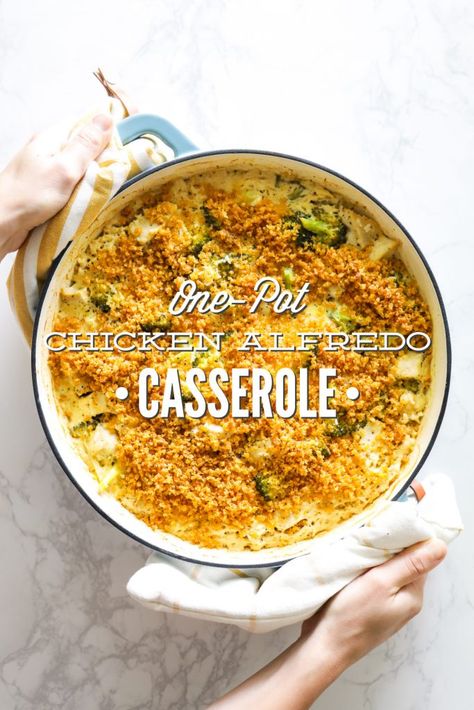 A one-pot chicken, rice, and broccoli casserole baked in a homemade alfredo sauce. Easy, no packaged/fake ingredients, boxes, or processed foods. Just simple, real food ingredients. The best homemade chicken and rice casserole. Chicken Alfredo Casserole, Chicken Broccoli Rice, Broccoli Alfredo, Chicken Rice Casserole, Broccoli Rice Casserole, Homemade Alfredo, Baked Chicken Tenders, Whole Roasted Chicken, Homemade Lasagna