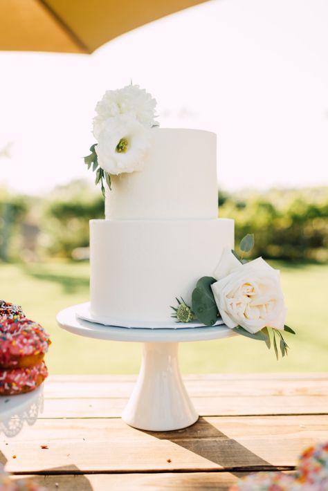 Two Layer White Wedding Cake, Simple White 2 Tier Wedding Cake, Solid White Wedding Cake, 2 Tier White Wedding Cake, Classic Simple Wedding Cake, Plain Wedding Cakes Simple, Minimalist Wedding Cake Modern, Simple White Wedding Cake 1 Tier, White Plain Wedding Cake