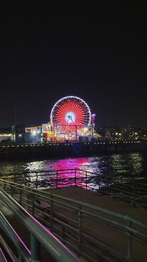 california cali aesthetic santa monica pier at night pacific ocean beach beach water lights summer inspo inspiration ferris wheel Cali Aesthetic, Pier Santa Monica, Water Lights, California Apartment, La Aesthetic, Los Angeles Beaches, Santa Monica Beach, Beach Night, Santa Monica Pier