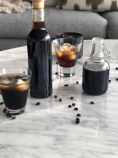 Homemade Coffee Liqueur Recipes, Espresso Infused Vodka, Coffee Liquer Diy, How To Make Coffee Liquor, Homemade Coffee Liquor, Coffee Infused Vodka, Homemade Chocolate Liqueur Recipes, Diy Liqueur Recipes, Homemade Kahlua Recipe With Vodka