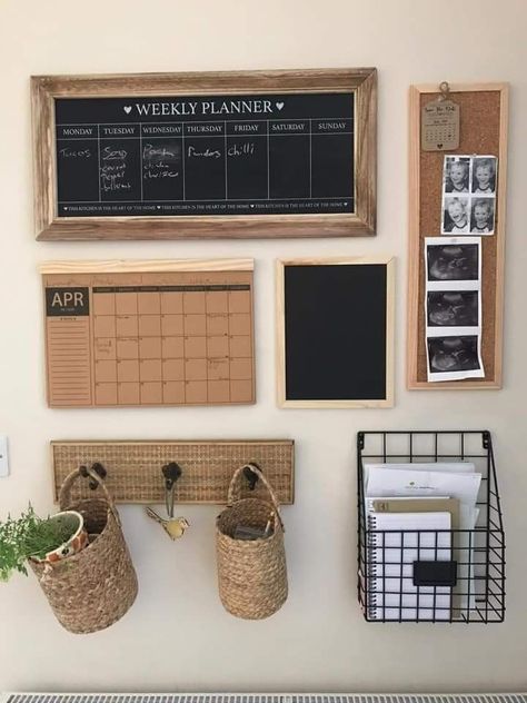 Kitchen Control Center Wall, Office Chalkboard Ideas, Home Command Center Wall, Command Center Wall, Pod Office, Planning Wall, Command Wall, Family Command Center Wall, Organize Bathroom