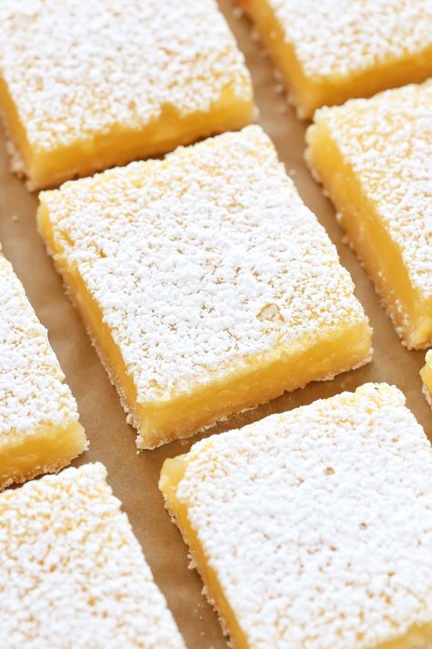 These Classic Lemon Bars feature an easy homemade shortbread crust and a sweet and tangy lemon filling. These bars are so easy to make and perfect for lemon lovers! Humingbird Cake, Homemade Lemon Bars, Vegan Lemon Bars, Classic Lemon Bars, Gluten Free Lemon Bars, Best Lemon Bars, Homemade Shortbread, Lemon Bars Easy, Lemon Bar