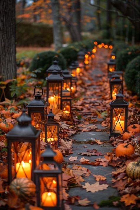 October Ideas Fall, Fall Outdoor Lighting Ideas, October Fall Aesthetic, Fall Outdoor Party Ideas, Autumn Decorations Outdoor, Soft Warm Aesthetic, Thanksgiving Outdoor Decorations, Lantern Arrangements, Autumn Garden Party