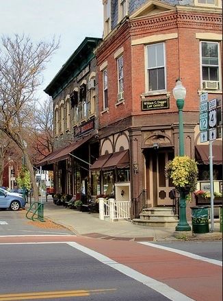 Houses In Small Towns, Small Town America Main Street, Quaint Town Aesthetic, Us Small Town Aesthetic, Small Town Main Street Aesthetic, Small Town Square Aesthetic, Main Street Small Town, Rich Small Town Aesthetic, Small Town Massachusetts