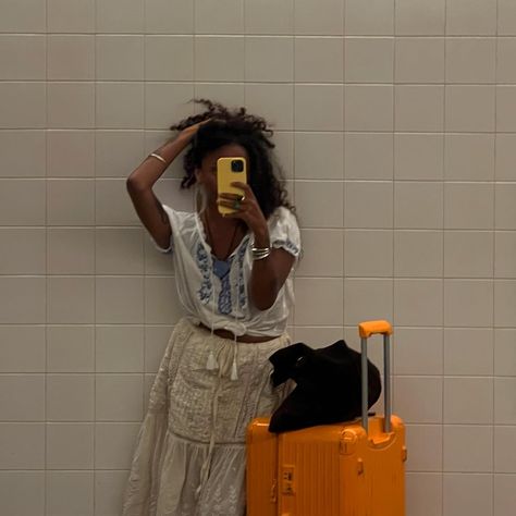 𝐓𝐡𝐮𝐛𝐭𝐞𝐧 𝐃𝐫𝐨𝐧𝐦𝐞 on Instagram: “AIRPORT DIARIES INCLUDE CRYING IN A CRAMPED BATHROOM STALL, BLOWING MY COLLEGE FUND ON A BAG OF CHOCOLATE COVERED ALMONDS, M.A.C COUNTER…” Cramped Bathroom, Bathroom Stall, Chocolate Covered Almonds, College Fund, Summer 2019, Seasonal Fashion, Chocolate Covered, A Bag, On Instagram