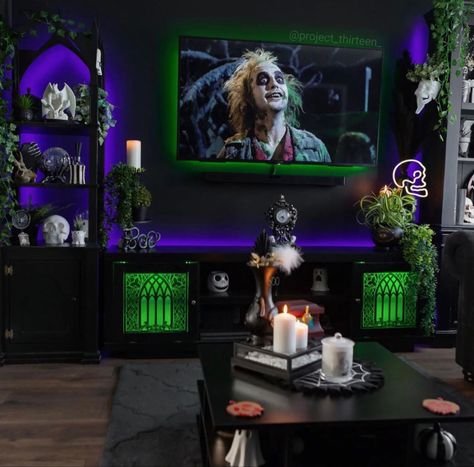 Horror Room Ideas, Horror Living Room, Horror Room Decor, Horror Bedroom, Goth Living Room, Gothic Living Room, Goth Houses, Horror Room, Gothic Decor Bedroom