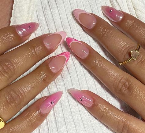 Almond Nails Pink, Pink French Nails, Chevron Nails, Summery Nails, Classy Acrylic Nails, Almond Acrylic Nails, Pink Nail Designs, Pink Nail, Pink Acrylic Nails