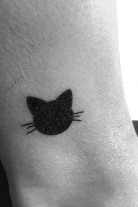 Cats Tattoos, Cats Lovers, Best Cats Tattoos Ideas For Cats Lovers - Tattoos Idea Small Black Cat Tattoo Ideas, Black Cat Head Tattoo, Cat Head Tattoo Outline, Small Tattoo Cover Up Ideas, Small Coverup Tattoo Ideas, Simple Cover Up Tattoos, Small Cat Tattoos, Simple Black Tattoos, Curled Up Cat