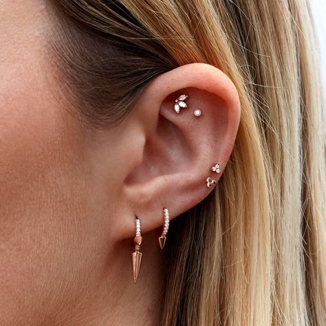 Maria Tash Piercing Ideas, Maria Tash Piercing, Maria Tash Curated Ear, Asymmetrical Ear Piercings, Earring Curation, Curated Ears, Anti Tragus Piercing, Piercing Inspo, Ear Art