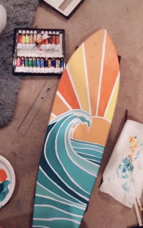 Aesthetic Surfboard Design, Surf Boards Painting, Things To Paint On Traffic Cones, Surf Bored Drawing, Surfboard Design Aesthetic, Long Wood Board Painting Ideas, Surf Bored Design, Ocean Skateboard Design, Paintings On Surfboards