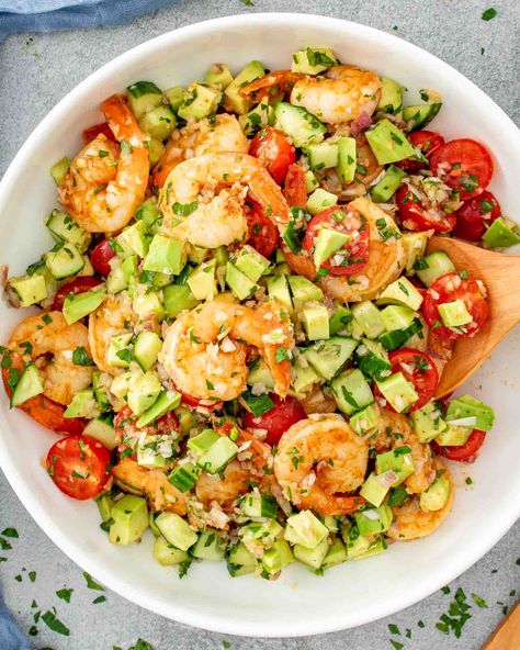 Whip up this fresh and easy Shrimp Avocado Salad in just 20 minutes! Juicy shrimp, creamy avocado, and a zesty lime dressing – perfect for any meal. #ShrimpSalad #HealthyRecipes #AvocadoLovers #QuickAndEasy #SummerSalad Shrimp Cocktail With Avocado, Salad With Shrimp And Avocado, Steak And Avocado Salad, Chicken Rotel Recipes, Meals With Avocado, Shrimp Salad Recipes Healthy, Noom Healthy Meals, Avocado Shrimp Salad, Chicken Rotel