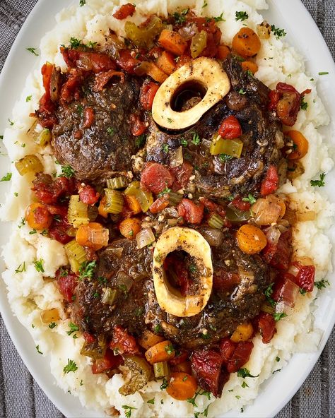 Crock Pot Beef Shank, Crock Pot Osso Bucco, Slow Cooker Osso Bucco Recipe, Crockpot Osso Bucco, Veal Osso Bucco Recipe Slow Cooker, Beef Soup Bone Recipes Crock Pots, Slow Cooker Beef Shank, Shank Recipes Beef, Oso Bucco Recipe Slow Cooker