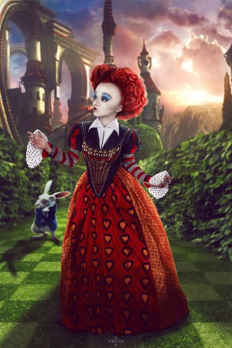 Heart Queen Alice In Wonderland, The Queen Of Hearts Alice In Wonderland, Alice In Wonderland Heart Queen, Tim Burton Queen Of Hearts, Queen Of Hearts Movie, Queen Of Hearts Alice In Wonderland, Alice In Wonderland Queen Of Hearts, Queen Of Hearts Wallpaper, Red Queen Alice In Wonderland