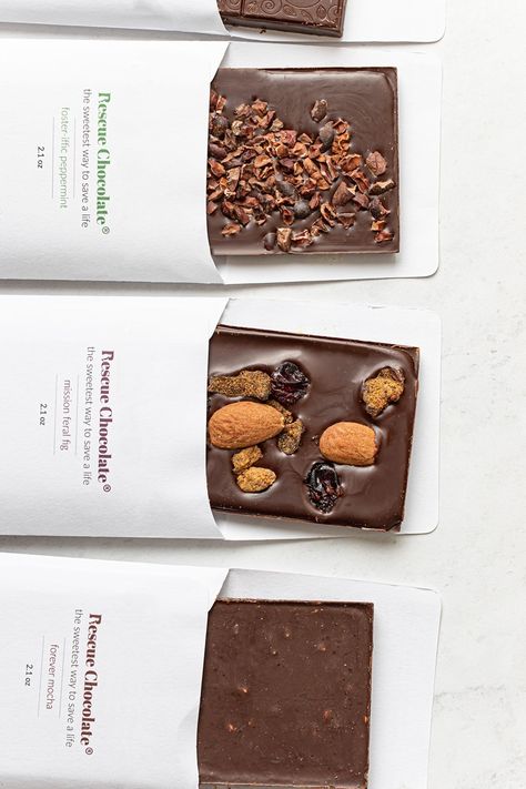 Chocolate Bar Photography Ideas, Chocolate Photography Ideas, Chocolate Bar Photography, Chocolate Bar Ideas, Chocolate Bar Packaging, Resep Oatmeal, Chocolate Photography, Chocolate Bar Design, Vegan Chocolate Bars