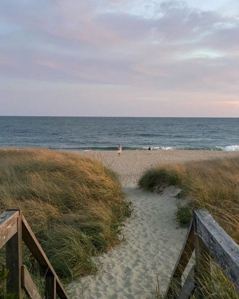 nantucket’s coastal beauty 🐚 #nantucket #nantucketisland #nantucketsummer #nantucketsunset #greylady #ack Nature Aesthetic Beach, Summer Instagram Aesthetic, Coastal Living Aesthetic, Nantucket Summer Aesthetic, Coastal Life Aesthetic, Summer Athstetic, Aesthetic Things To Do, May Vibes, Costal Life