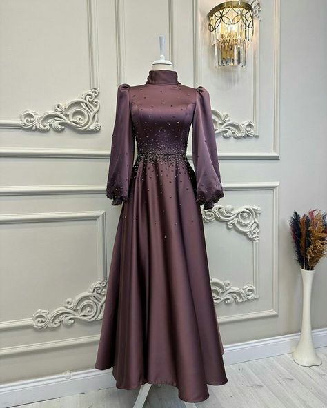 Fashion Bride Dresses, Outfit Ideas Muslim, Dress Lebaran, Braidsmaid Dresses, Simple Bridesmaid Dresses, Dresses Satin, Gowns Dresses Elegant, Gaun Fashion, Satin Dress Long