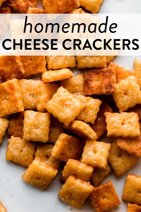 Homemade Cheddar Cheese, Cheese Cracker Recipe, Homemade Crackers Recipe, Homemade Snacks Recipes, Homemade Cheese Crackers, Cheesy Crackers, Snack Crackers, Healthy Homemade Snacks, Crackers Recipe