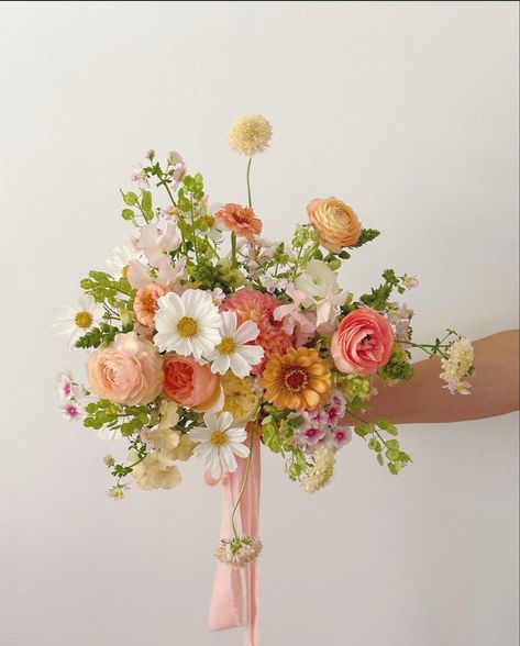 Bouquet Champetre, Home Backyard, Bridal Bouquet Flowers, Bride Bouquet, Summer Bouquet, Decor Flowers, Wedding Flower Inspiration, Event Floral Design, Wildflower Bouquet