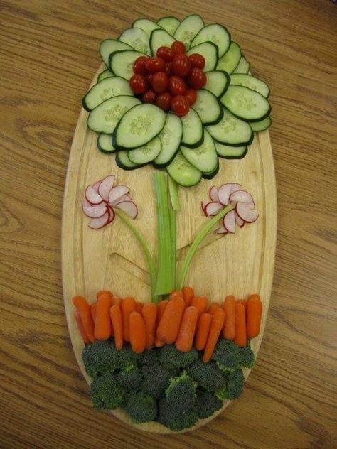 Easter Appetizers, Decorações Com Comidas, Vegetable Tray, Vegetable Platter, Veggie Tray, Easter Dinner, Fun Kids Food, Food Crafts, Food Platters