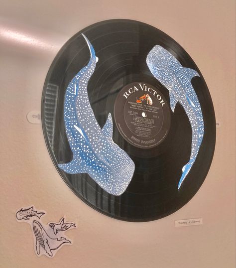 Whale Shark Aesthetic Art, Beige Aesthetic Paint, Painting Ideas Record, Shark Painting Aesthetic, Things To Paint On Vinyl Records, Marine Life Room Decor, Painted Vinyls On Wall, Vinyl Art Paint Aesthetic, Diy Whale Decor