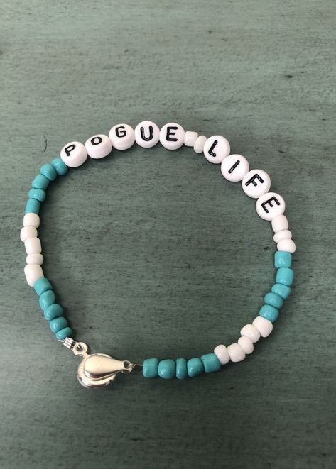 Obx Bracelets, Pogue Life, Clay Bracelets, Clay Bead Necklace, Preppy Jewelry, Friendship Bracelets With Beads, Friendship Bracelets Designs, Diy Friendship Bracelets Patterns, Clay Bracelet