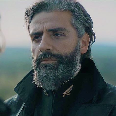 Oscar Isaac Dune, Leto Atreides, Dune Film, Dune 2021, Dune Book, Barber Haircuts, Mens Facial, Denis Villeneuve, History Professor