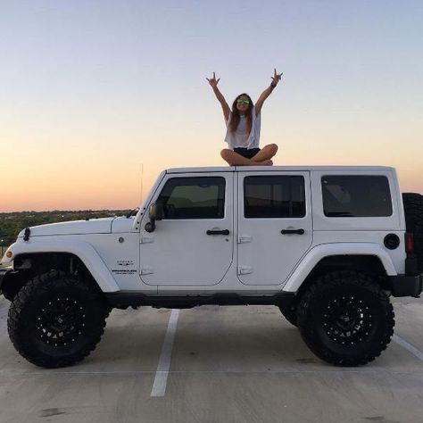 White Jeep Wrangler, White Jeep, Stuff To Buy, Jeep Photos, Cars Jeep, Dream Cars Mercedes, Jeep Jeep, Dream Cars Jeep, Jeep Rubicon