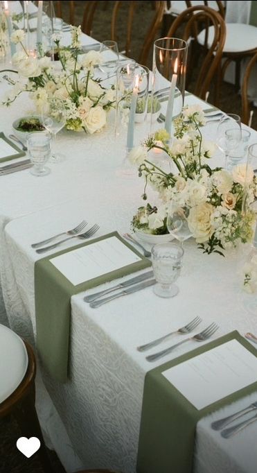 Wedding Tablescapes No Plates, White Table Cloth Wedding Decor, Classy Table Settings Wedding, Mixed Round And Rectangle Tables Wedding, Greenery Tablescape Wedding, Wedding Table Decorations Without Plates, Champagne Wedding Reception Tables, White And Cream Wedding Table Decor, Green White Table Setting