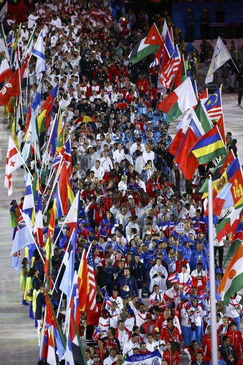 Rio Olympics closing ceremony - CBS News Galen Rupp, Super Mario Hat, Mario Hat, Carnival Dancers, 2016 Olympic Games, Olympic Rings, Olympic Torch, Rio Olympics 2016, 2020 Olympics