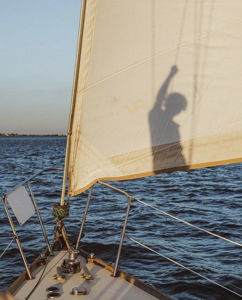 Sailing The World Aesthetic, Sailing Life Aesthetic, Sailing Around The World Aesthetic, Beach Boat Aesthetic, Sailboat Life Aesthetic, Sailing Couple Aesthetic, Sailboats Aesthetic, Boat Asthetic Picture, Sailing Boat Aesthetic